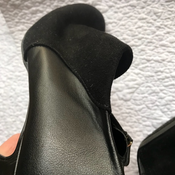 Black stiletto w/ gold zipper - Picture 4 of 5